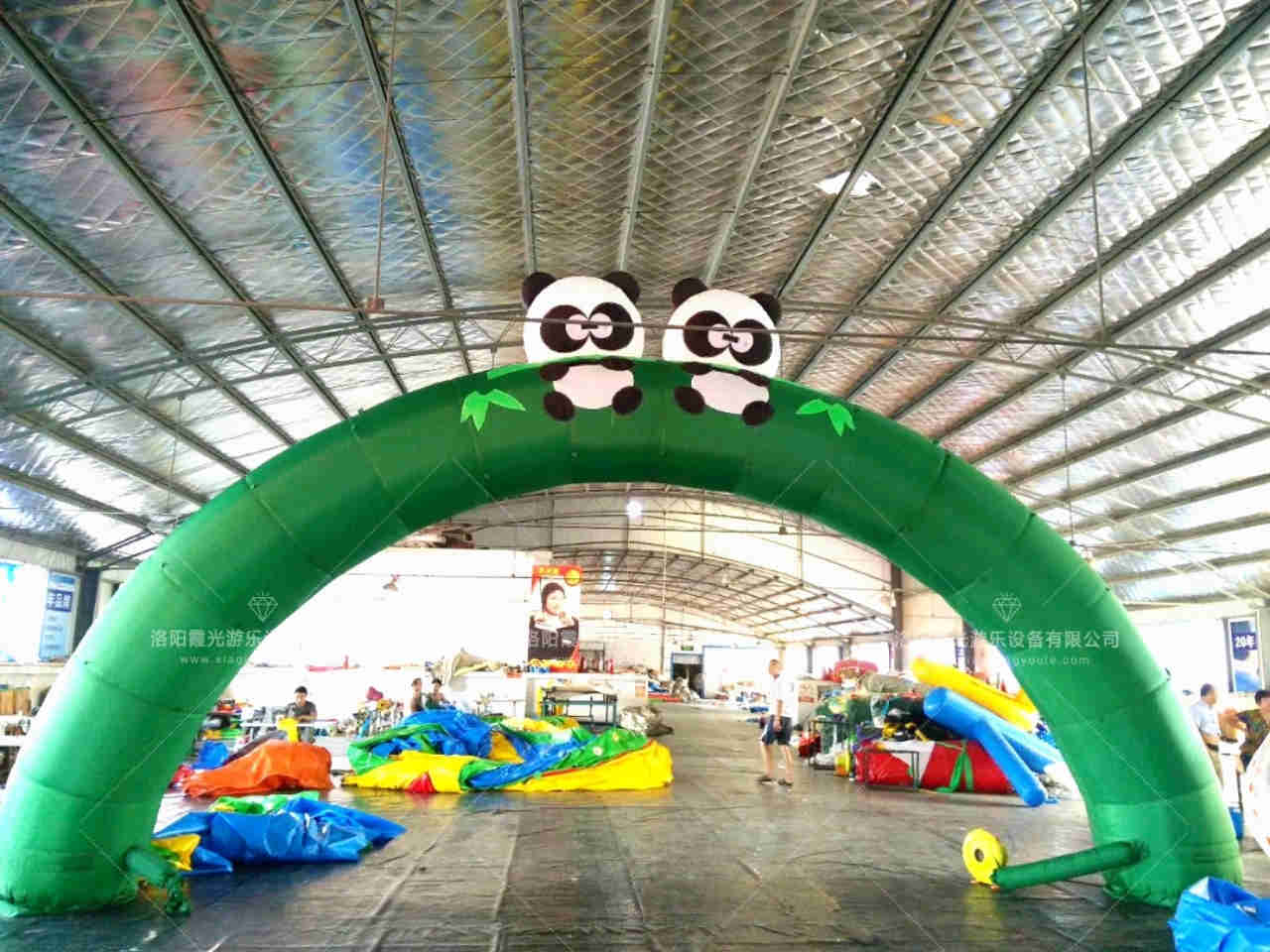 南昌熊猫喷绘拱门